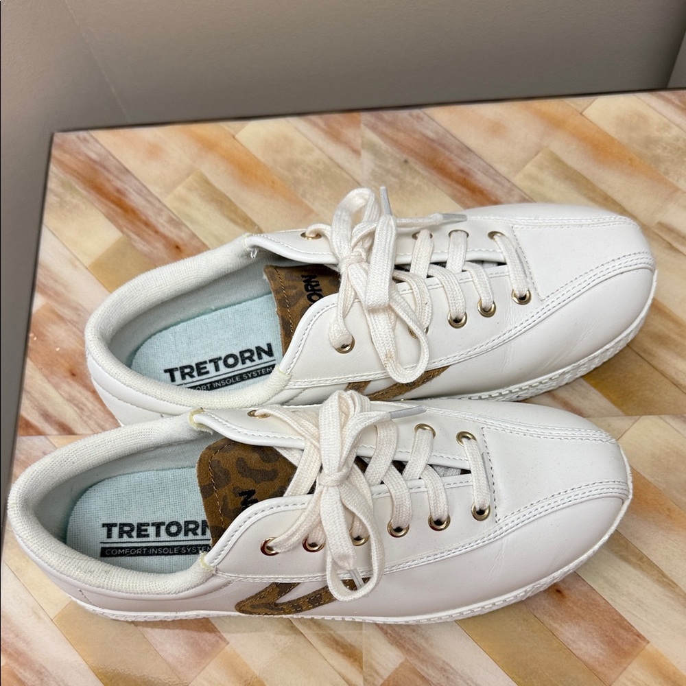 Tretorn White Sneakers with leopard trim sz 7